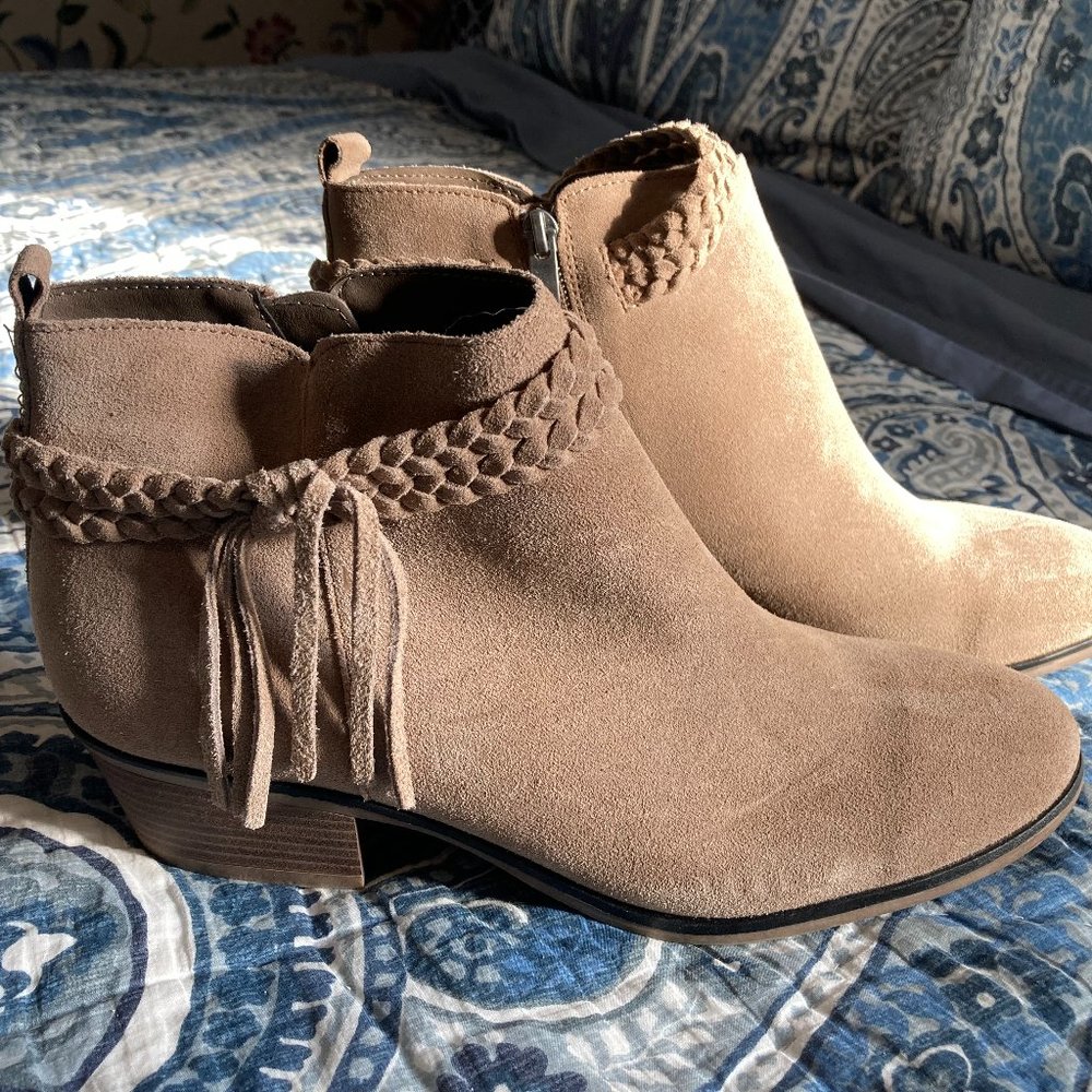 NEW Michael Shannon Tan Suede Side Zip Braided Fringe Mallory Booties SZ 10